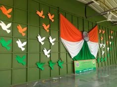 Patriotic Tri-Color Chrome Finish Pillar Columns (Design #03) - Festivals in Gurugram